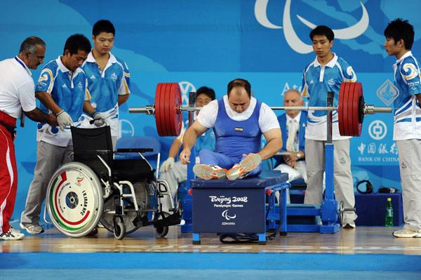 وزنه بردای ایران در پارالمپیک 2008 پکن، عکس: استاد علی کاوه  1