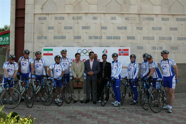 شروع تور ایرانگردی دوچرخه سوار نروژی از آکادمی 