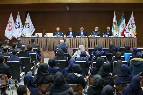 نشست صمیمانه1