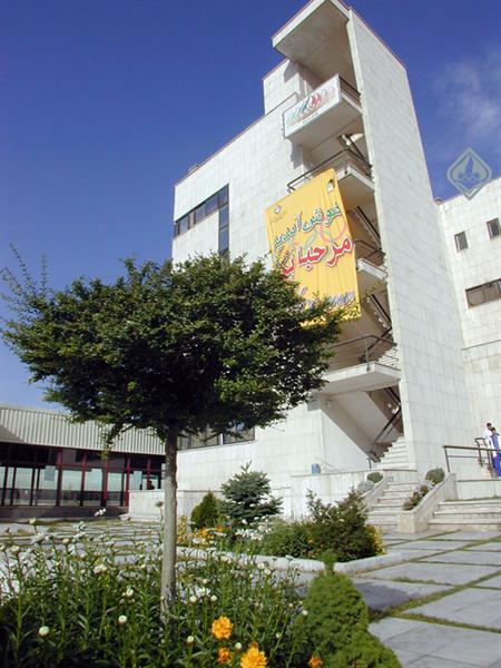 مجموعه ورزشی و امکانات  35