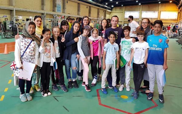 با حضور در آکادمی ملی المپیک:
دانش‌آموزان مدرسه سفارت آلمان در ایران، با هدف آشنایی با جنبش المپیک، از امکانات این آکادمی بازدید کردند

