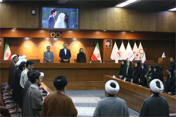 مراسم اختتامیه دوره مدیریت ورزشی المپیک سولیداریتی ویژه مسئولین فرهنگی فدراسیون های ورزشی (13 خرداد 1404) 16