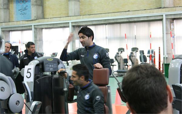 استقلال قبل از دربی