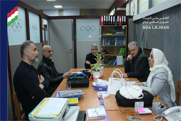 جلسه معرفی دستگاه فیزیوتراپی پرتابل (9 دی 1404)