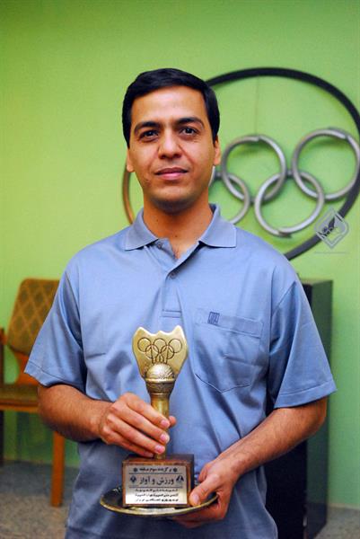 تجلیل از برگزیدگان اولین دوره مسابقه ورزش و موسیقی 18/2/87  32