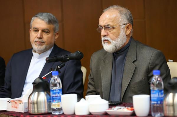 نشست صمیمانه5