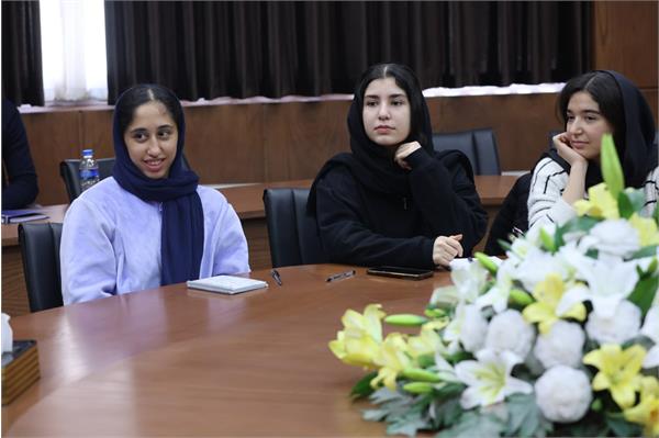 ششمین جلسه مشاوره گروهی (روان‌شناسی) ورزشکاران تیم های ملی (9 دی 1403) 14