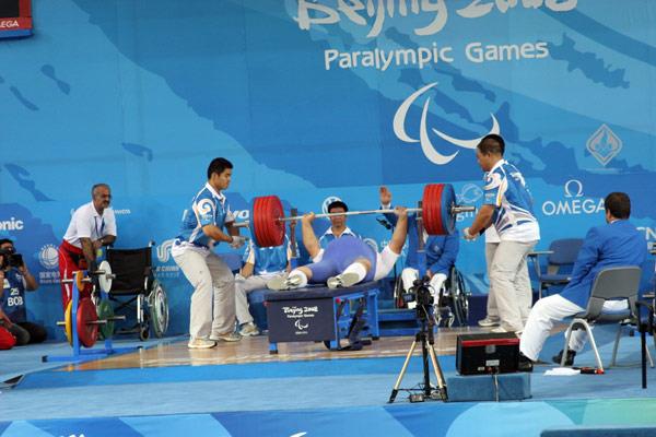 وزنه بردای ایران در پارالمپیک 2008 پکن، عکس: استاد علی کاوه  34