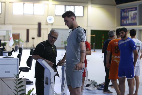 تیم ملی هندبال نوجوانان در آزمون های آمادگی جسمانی و معاینات پزشکی (17 اردیبهشت 1404) 22