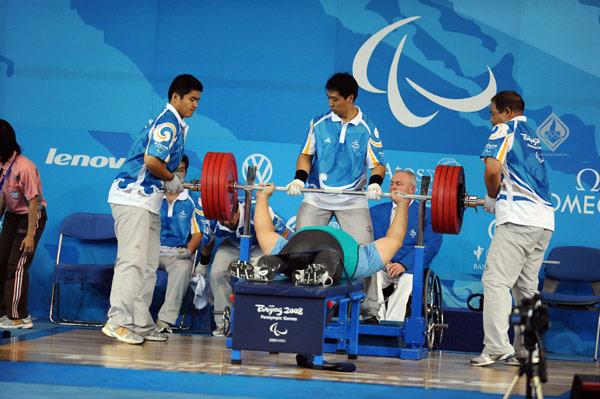 وزنه بردای ایران در پارالمپیک 2008 پکن، عکس: استاد علی کاوه  19