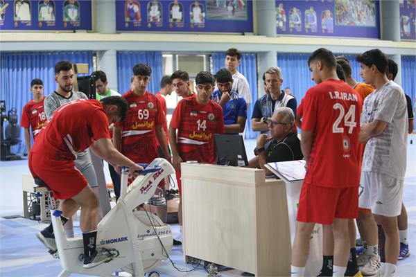 تیم ملی هندبال نوجوانان در آزمون های آمادگی جسمانی و معاینات پزشکی (17 اردیبهشت 1404) 11