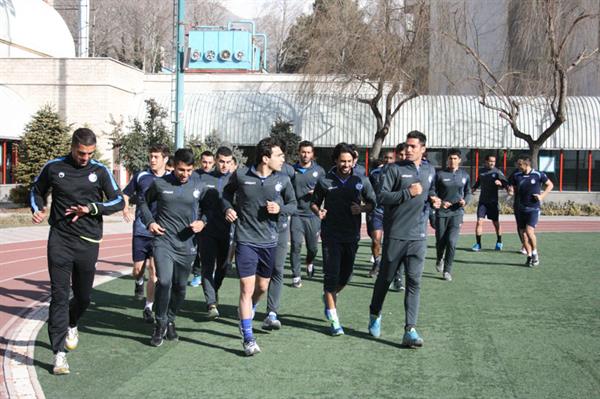 استقلال قبل از دربی