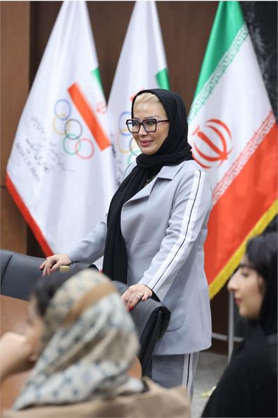 ششمین جلسه مشاوره گروهی (روان‌شناسی) ورزشکاران تیم های ملی (9 دی 1403) 11